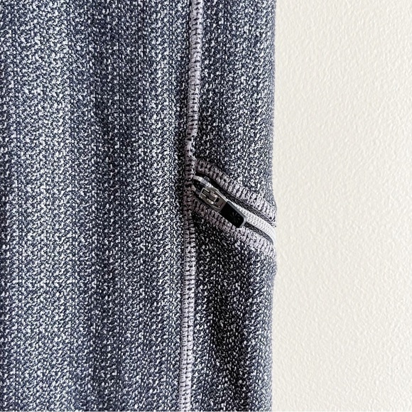 Athleta Static Drifter Capri Leggings‎ With Pockets in Gray, Size XS - Picture 5 of 10